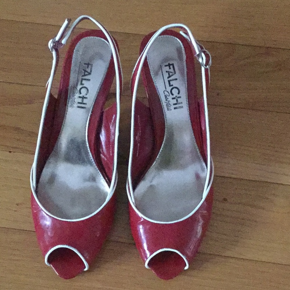 Carlos Falchi Leather peep toe heels size 8.5